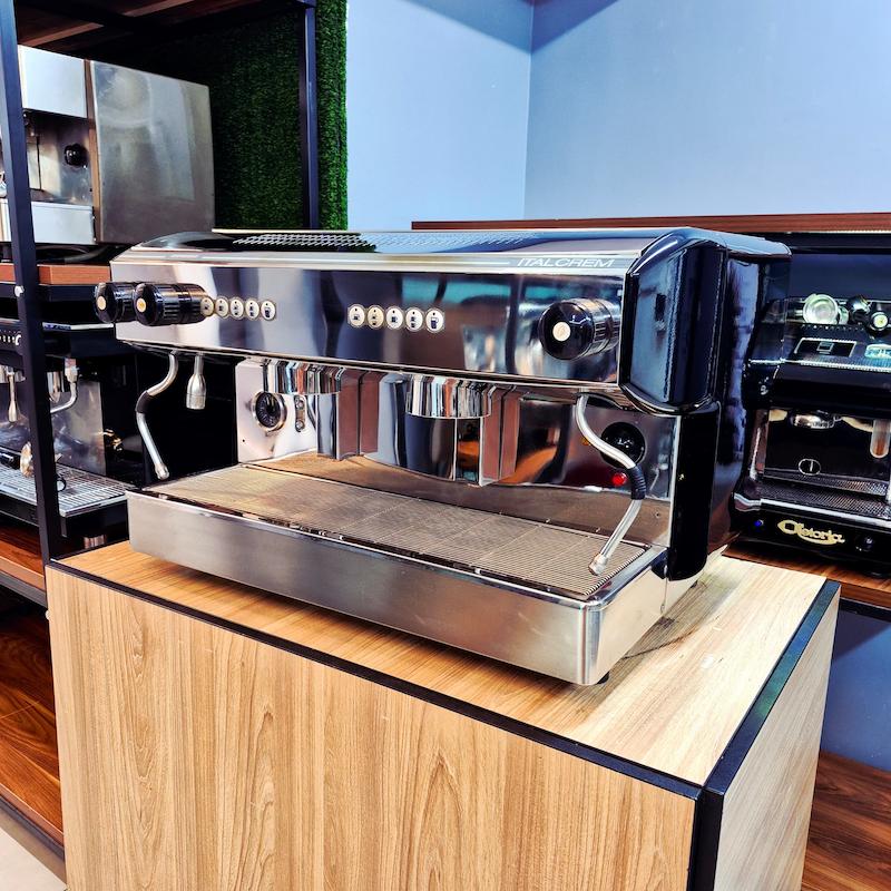 دستگاه اسپرسو دو گروپ مدل ایتالکرم Italcrem IT4  کارکرده سال ساخت 2013