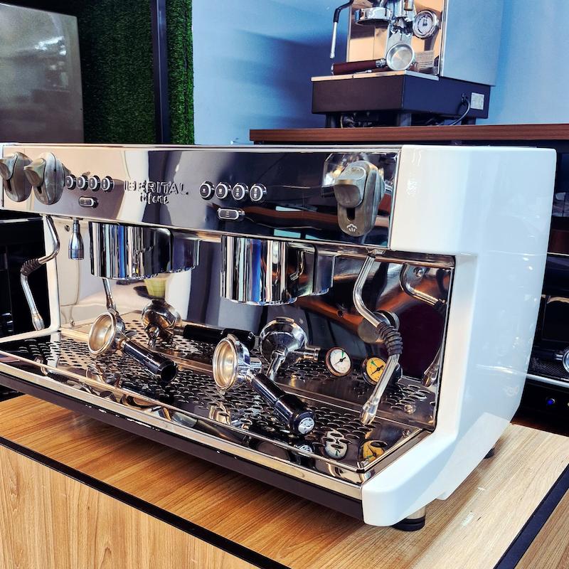 دستگاه اسپرسوساز  دو گروپ برند ایبرتالIberital  مدل اینتنز Intenz سال ساخت 2013 