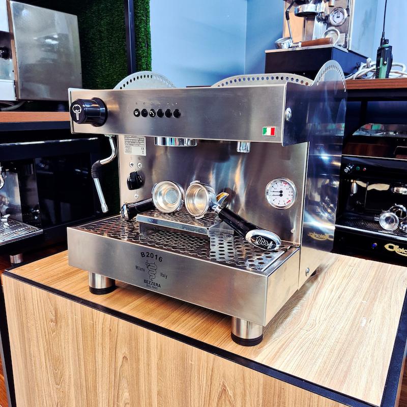 دستگاه اسپرسو تک گروپ مدل بیزرا B2016 کارکرده سال ساخت 2019