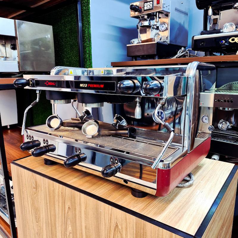 دستگاه اسپرسو دو گروپ جیمبالی مدل  La Cimbali M22 Premium کارکرده سال ساخت 2011