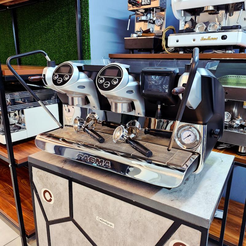 دستگاه اسپرسوساز دو گروپ مدل فائما E71 FAEMA کارکرده سال ساخت 2019