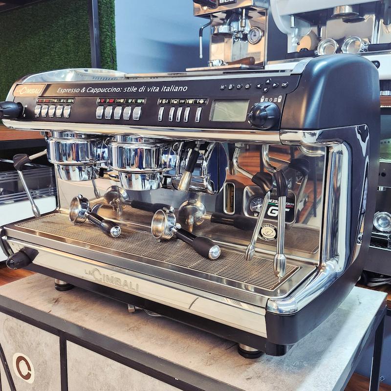 دستگاه اسپرسوساز دو گروپ برند جیمبالی LA CIMBALI  مدل M39 GT کارکرده سال ساخت 2014