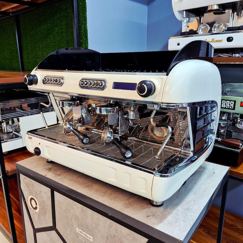 دستگاه اسپرسو دو گروپ مدل سن رمو ورونا sed کارکرده سال ساخت 2012