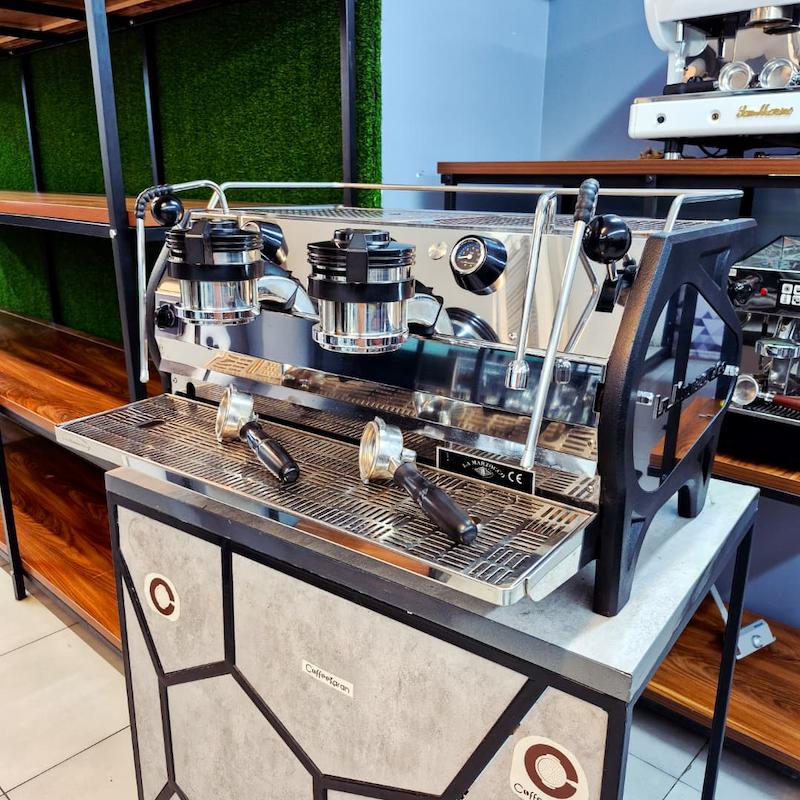 دستگاه اسپرسو دو گروپ مدل لامارزوکو La Marzocco Strada EE کارکرده سال ساخت 2015