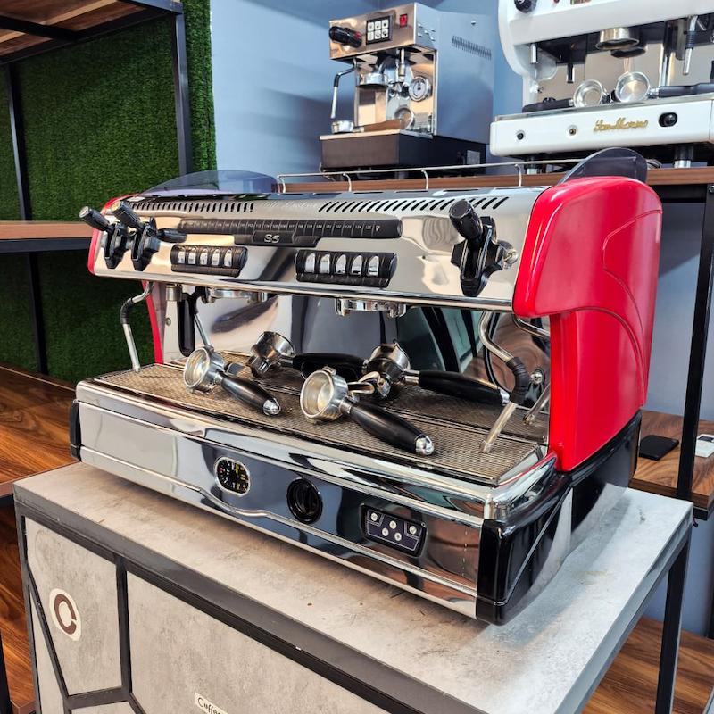 دستگاه اسپرسو دو گروپ مدل لاسپازیاله La Spaziale S5 کار کرده سال ساخت 2014 