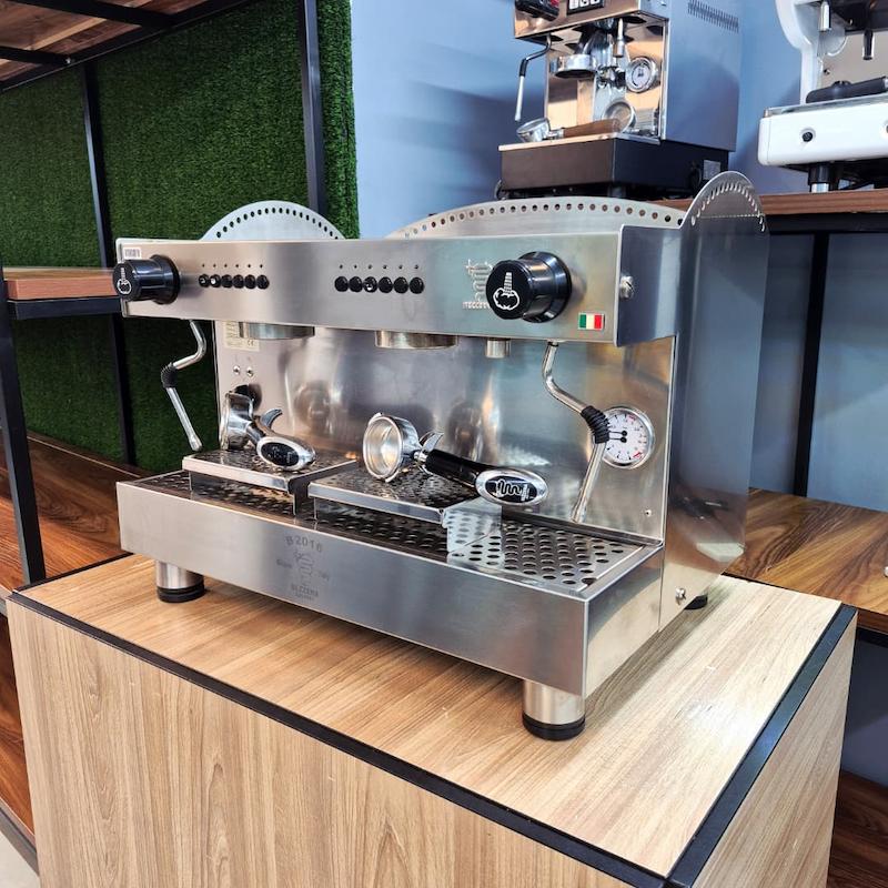 دستگاه اسپرسو دو گروپ کارکرده مدل بیزرا B2016 سال ساخت 2017