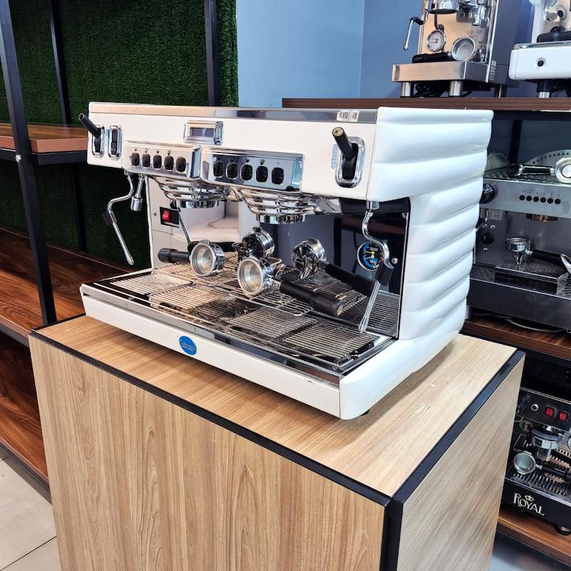 دستگاه اسپرسو دو گروپ مدل کاریمالی بابل کارکرده سال ساخت 2017