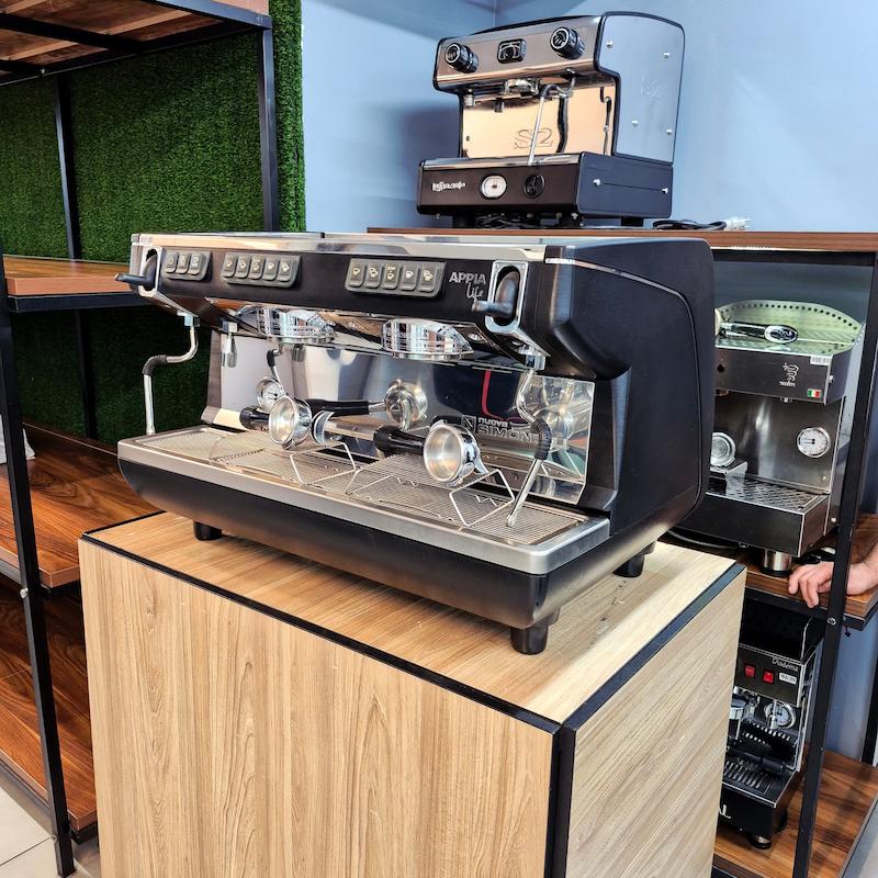 دستگاه اسپرسو دو گروپ مدل سیمونلی آپیا لایف Simonelli Appia Life کارکرده سال ساخت 2022