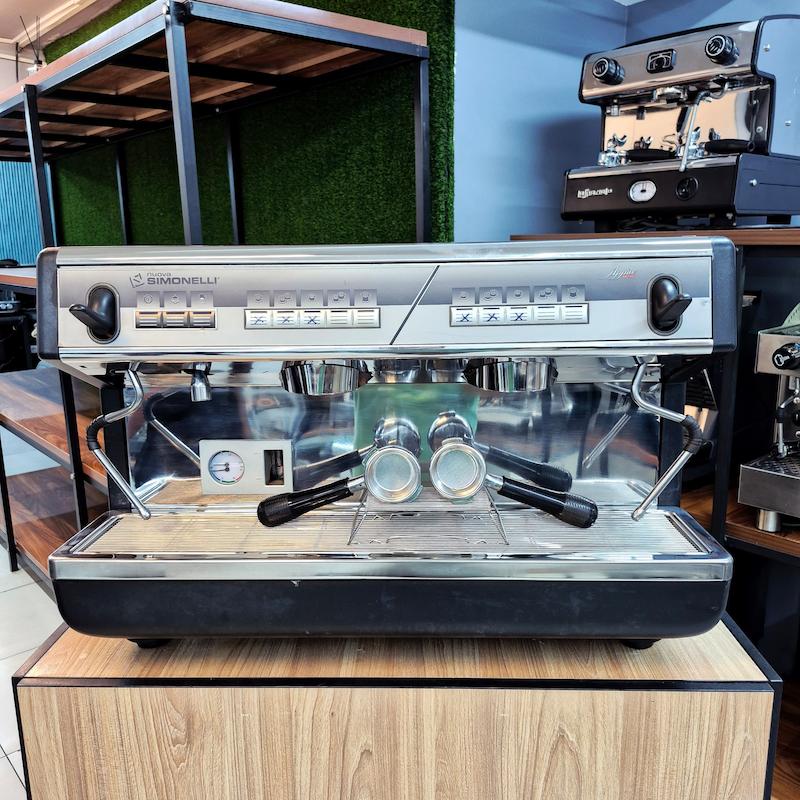 دستگاه اسپرسو دو گروپ اتوماتیک مدل سیمونلی نوا  Nuova Simonelli Appia کارکرده سال ساخت 2012