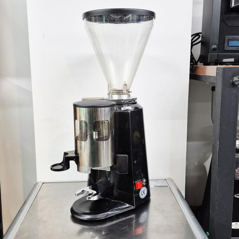 آسیاب قهوه لواک مدل LUWAK N900 کارکرده 