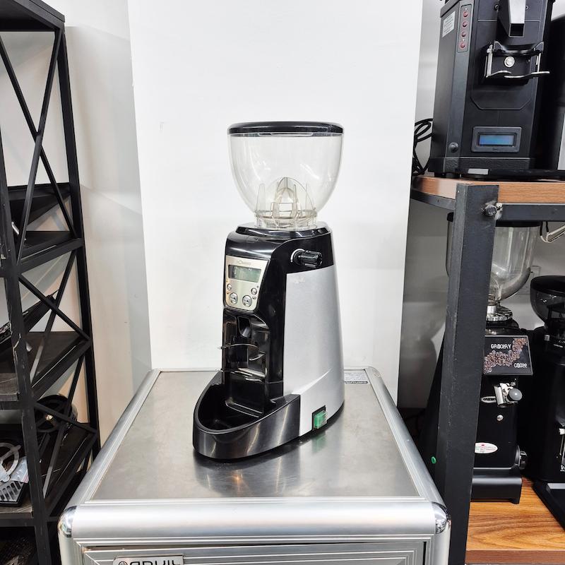 دستگاه آسیاب قهوه مدل جیمبالی CM آندیمند کارکرده سال ساخت 2020