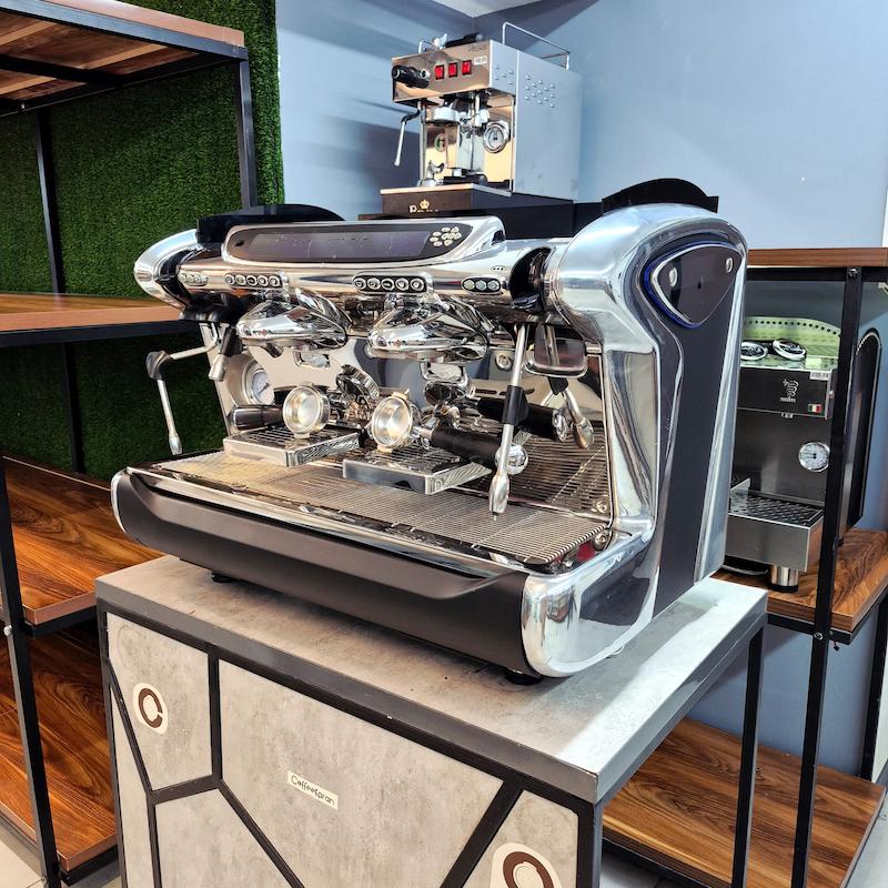 دستگاه اسپرسو دو گروپ مدل فائما Faema Emblema کارکرده سال ساخت 2020