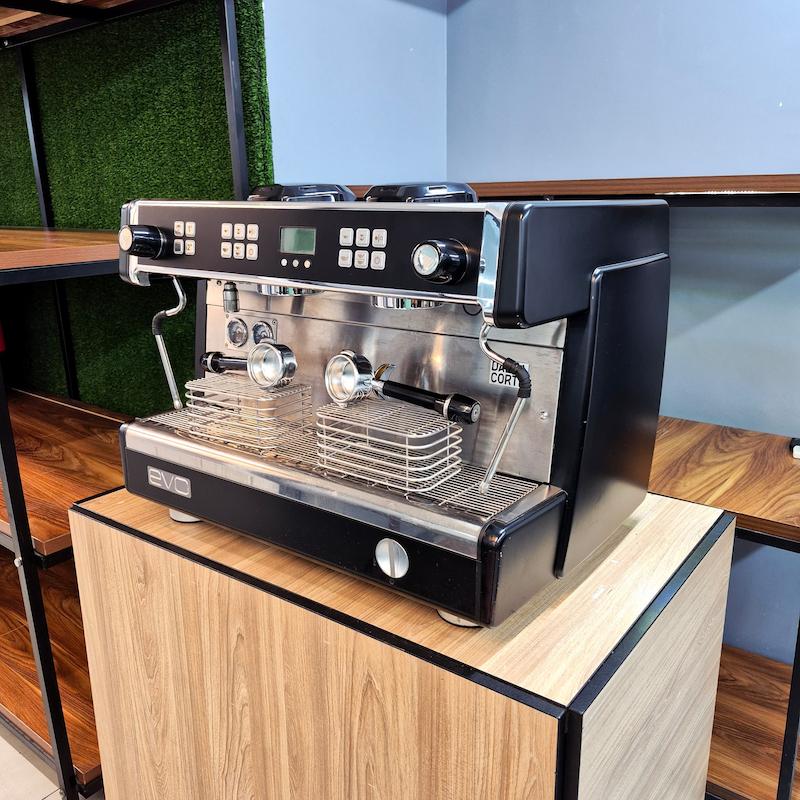دستگاه اسپرسو دوگروپ مولتی بویلر مدل دالاکورته Evo2 کارکرده سال ساخت 2022