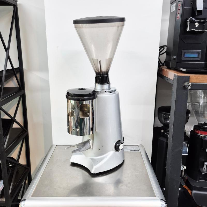 آسیاب قهوه فیورنزاتو Fiorenzato مدل F5 کارکرده