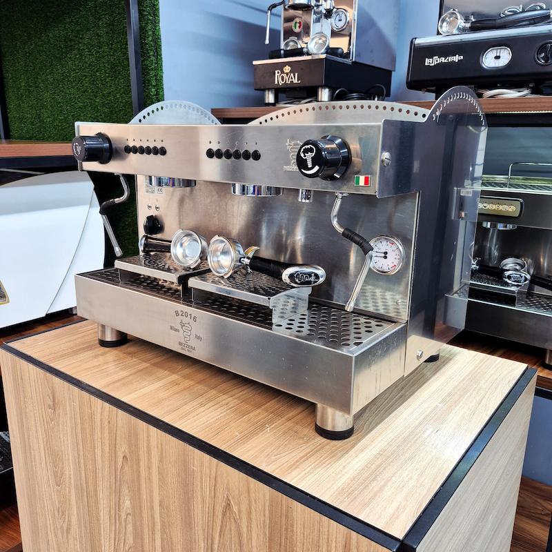 دستگاه اسپرسو دو گروپ کارکرده مدل بیزرا B2016 سال ساخت 2018