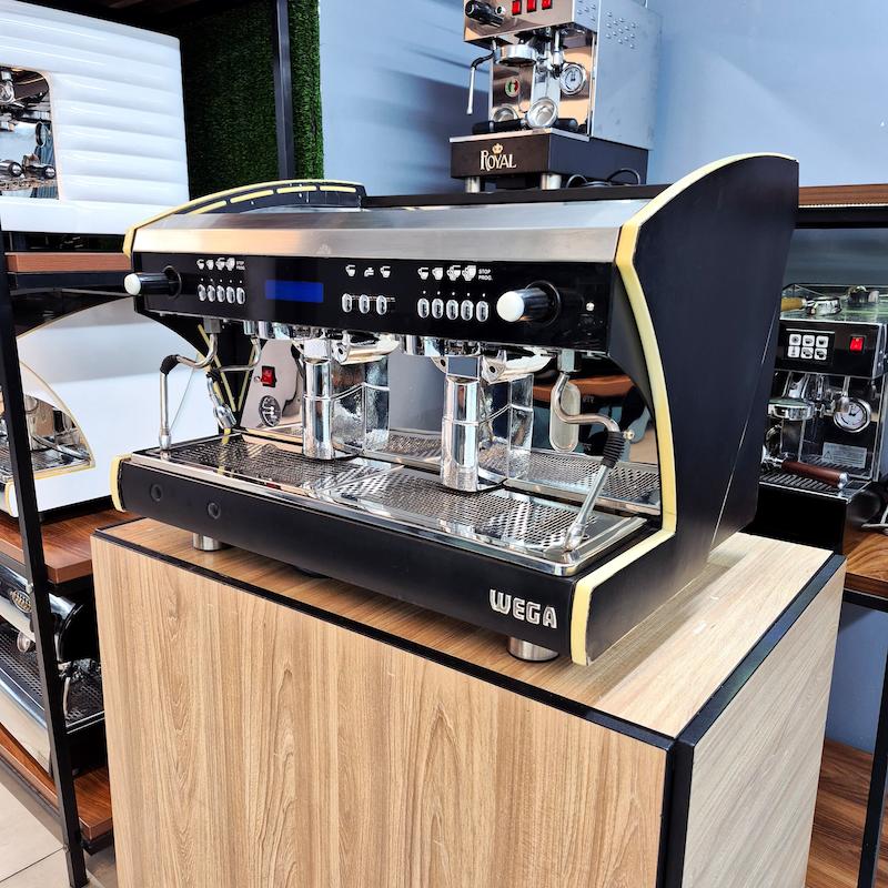دستگاه اسپرسو دو گروپ مدل وگا پولاریس Wega Polaris کارکرده سال ساخت 2015
