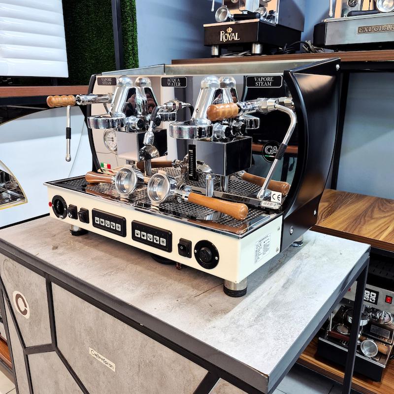 دستگاه اسپرسو دو گروپ مدل La Nuova Era Altea Maxi کارکرده سال ساخت 2020
