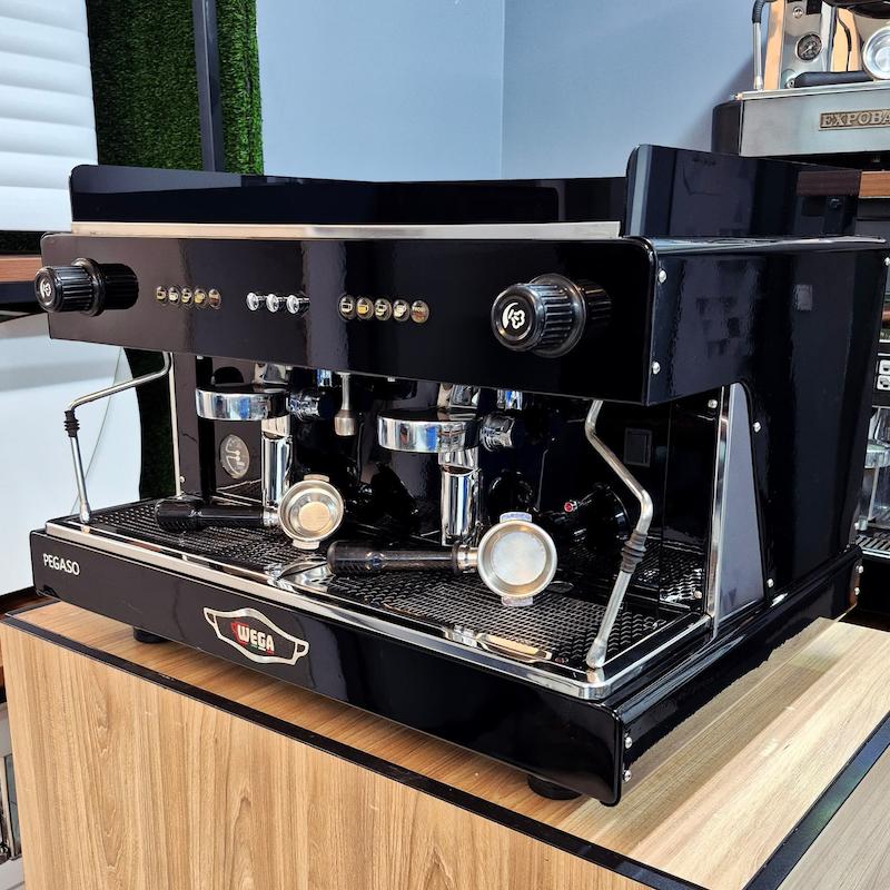 دستگاه اسپرسوساز  دو گروپ برند وگا  Wega مدل پگاسو pegaso اتوماتیک کارکرده سال ساخت 2017