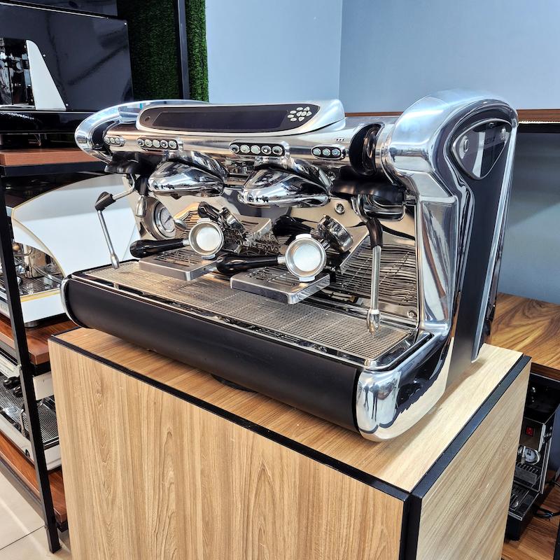 دستگاه اسپرسو دو گروپ مدل فائما Faema Emblema کارکرده سال ساخت 2013