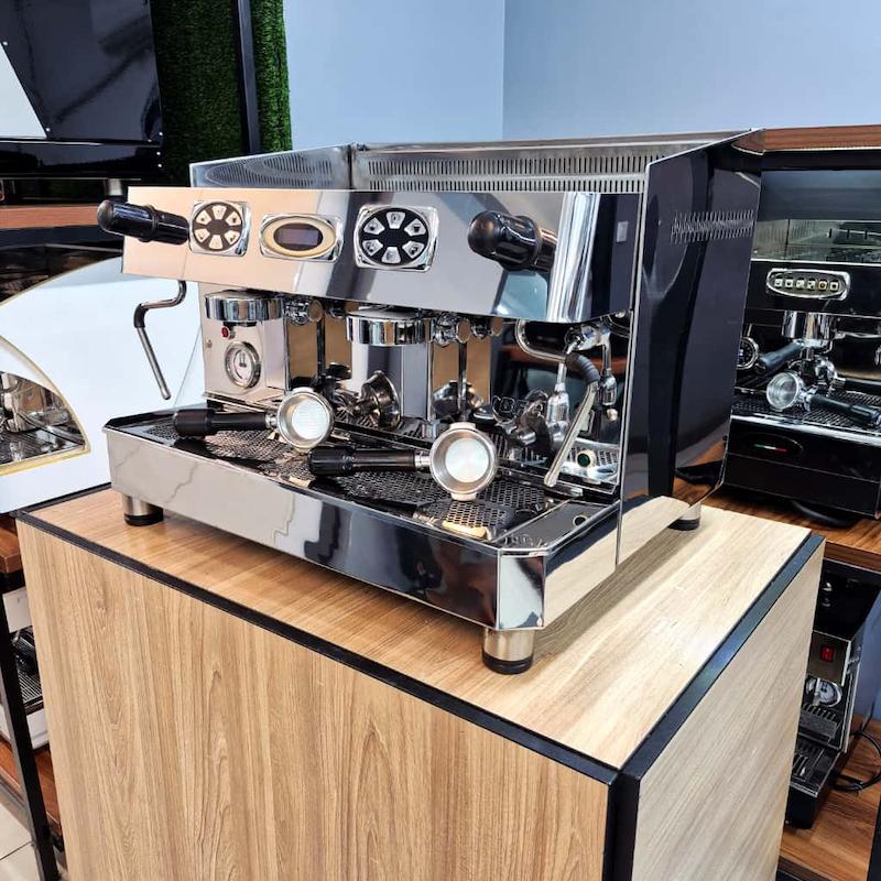 دستگاه اسپرسو دو گروپ مدل رویال کلاسیکا Royal classica کارکرده سال ساخت 2015