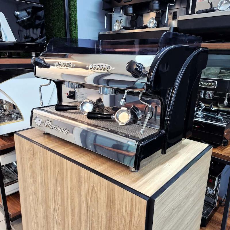 دستگاه اسپرسو دو گروپ مدل فیورنزاتو Fiorenzato Venezia کارکرده سال ساخت 2017