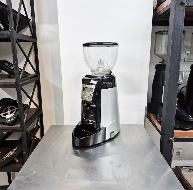 دستگاه آسیاب قهوه مدل جیمبالی CM آندیمند کارکرده سال ساخت 2020