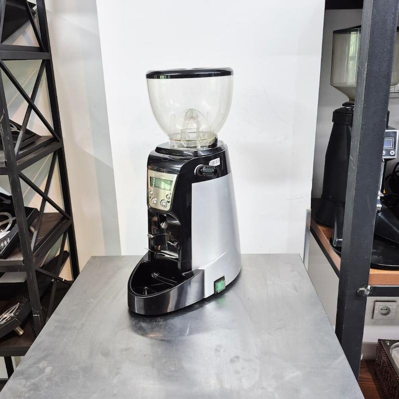 دستگاه آسیاب قهوه مدل جیمبالی CM آندیمند کارکرده سال ساخت 2022