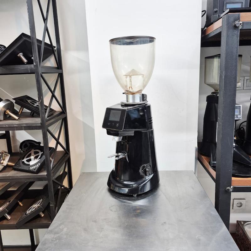  آسیاب قهوه آندیمند مدل فیورنزاتو Fiorenzato F83 EVO2 کارکرده 