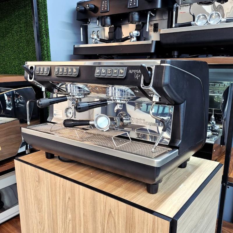 دستگاه اسپرسو دو گروپ مدل سیمونلی آپیا لایف Simonelli Appia Life کارکرده سال ساخت 2022