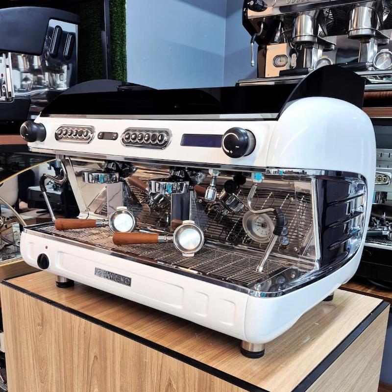 دستگاه اسپرسو دو گروپ مدل سن رمو ورونا Sanremo Verona TCS کارکرده سال ساخت 2015