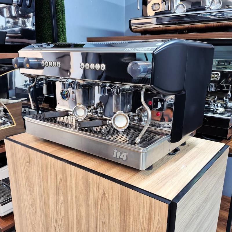دستگاه اسپرسو دو گروپ مدل ایتالکرم Italcrem IT4  کارکرده سال ساخت 2006