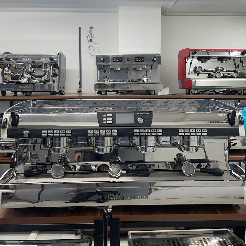 دستگاه اسپرسوساز برند سیمونلیSimonelli  مدل آرلیا 4 گروپ  Aurelia Vol 4Group سال ساخت 2020