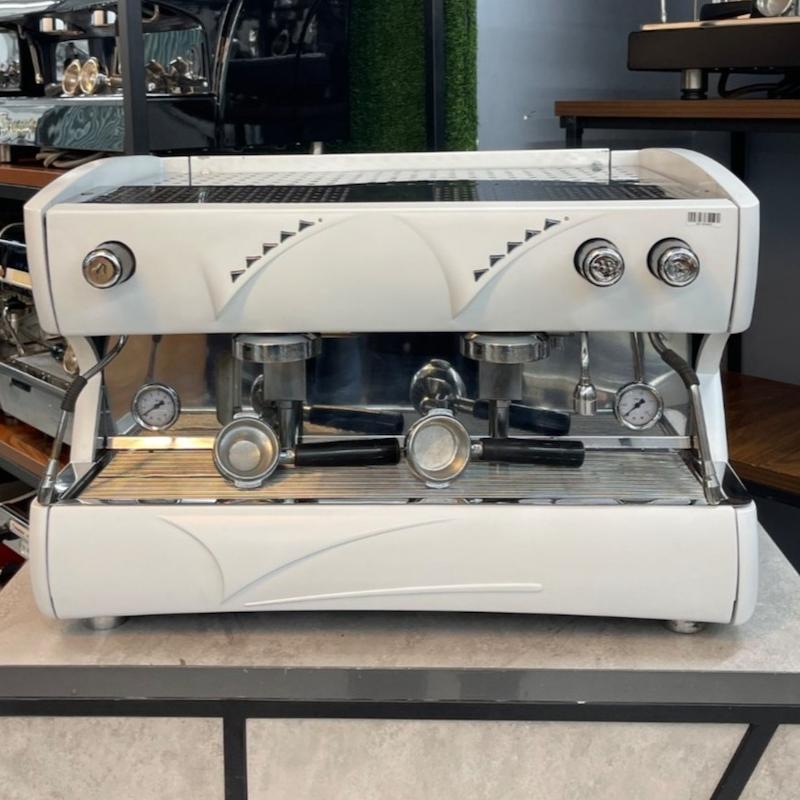 دستگاه اسپرسوساز  دو گروپ برند vbm  سال ساخت 2016