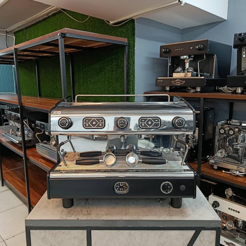 دستگاه اسپرسوساز برند لاسپازیاله LASPAZIALE مدل S2 سال ساخت (2011)