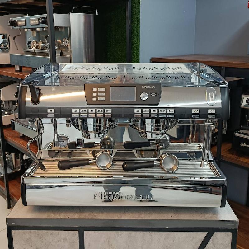 دستگاه اسپرسو ساز دو گروپ برند سیمونلی مدل آپیا 2 Nuova Simonelli Aurelia II  سال ساخت 2017