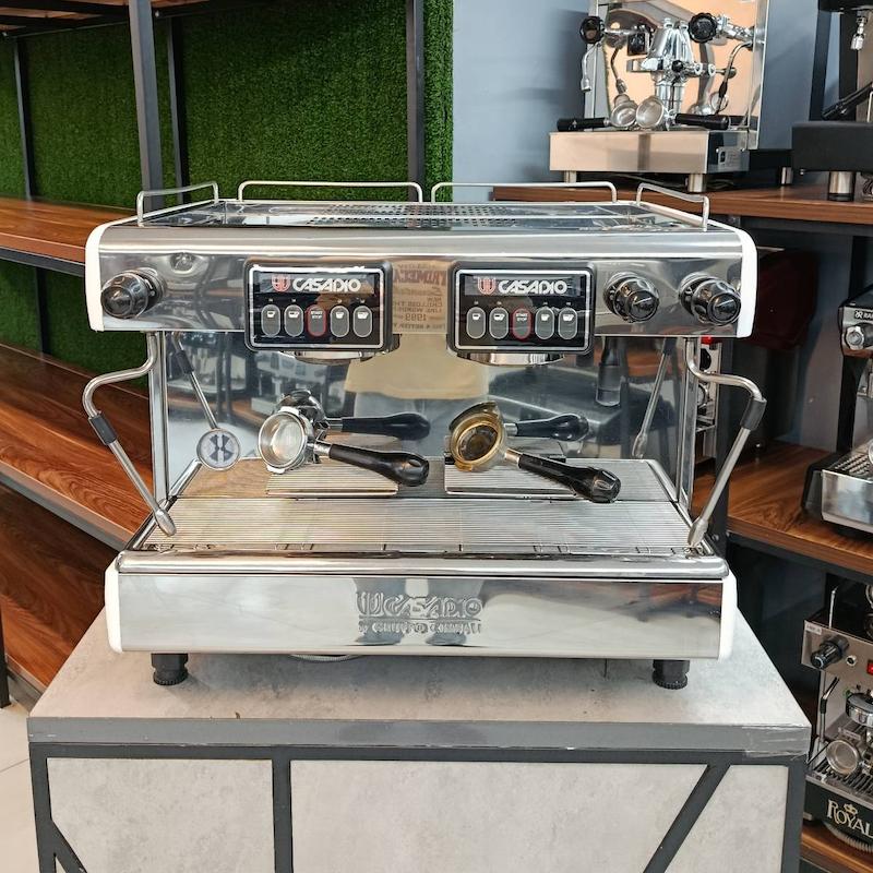 دستگاه اسپرسوساز دوگروپ برند کاسادیو Casadio مدل دایچی  Dieci  سال ساخت ۲۰۱۵ کارکرده
