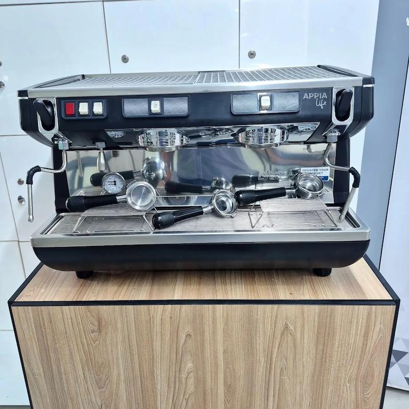  دستگاه اسپرسوساز دوگروپ برند سیمونلی مدل آپیا لایف (Simonelli Appia Life) سال ساخت 2023 کارکرده