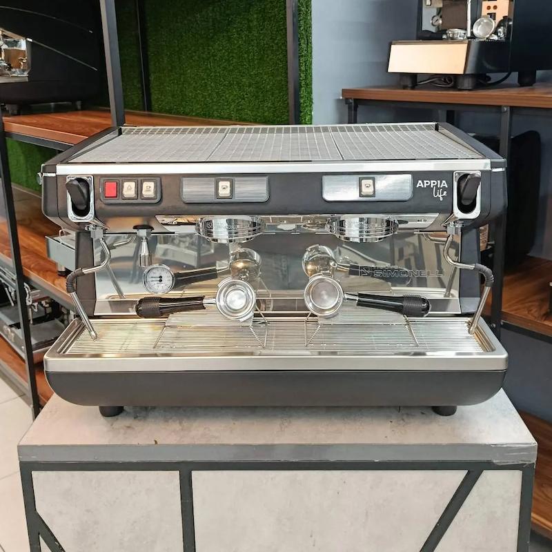 دستگاه اسپرسوساز دو گروپ برند سیمونلی مدل آپیا لایف (Simonelli Appia Life) سال ساخت 2019 کارکرده