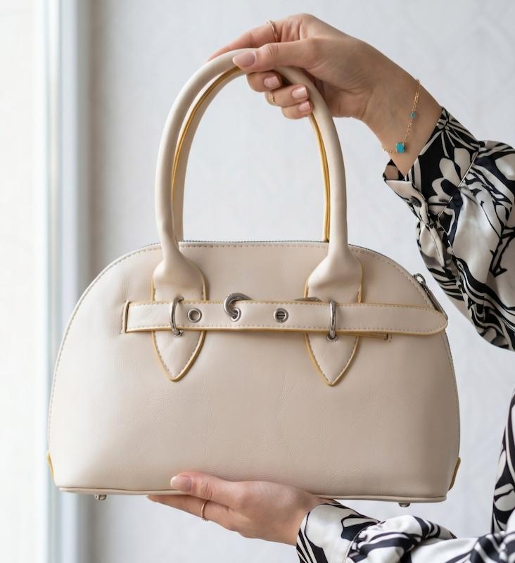 کیف تیارا