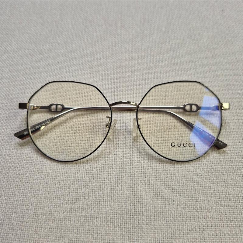 عینک شیشه‌ای ۲