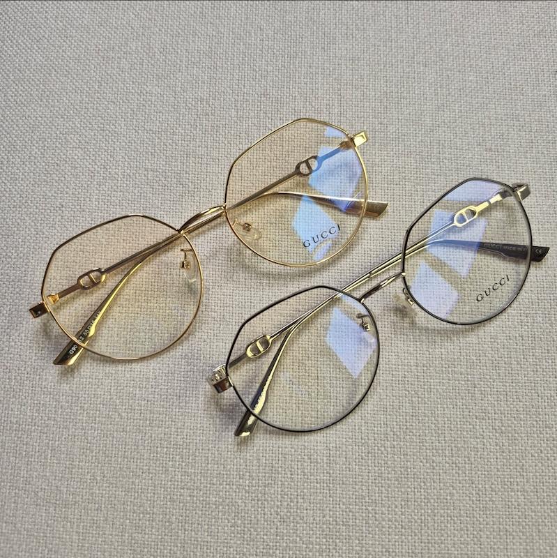 عینک شیشه‌ای ۲