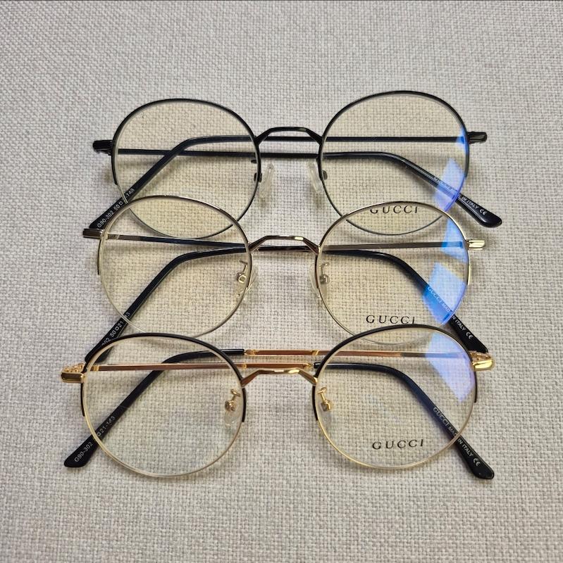 عینک شیشه‌ای ۳