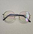 عینک شیشه‌ای ۴