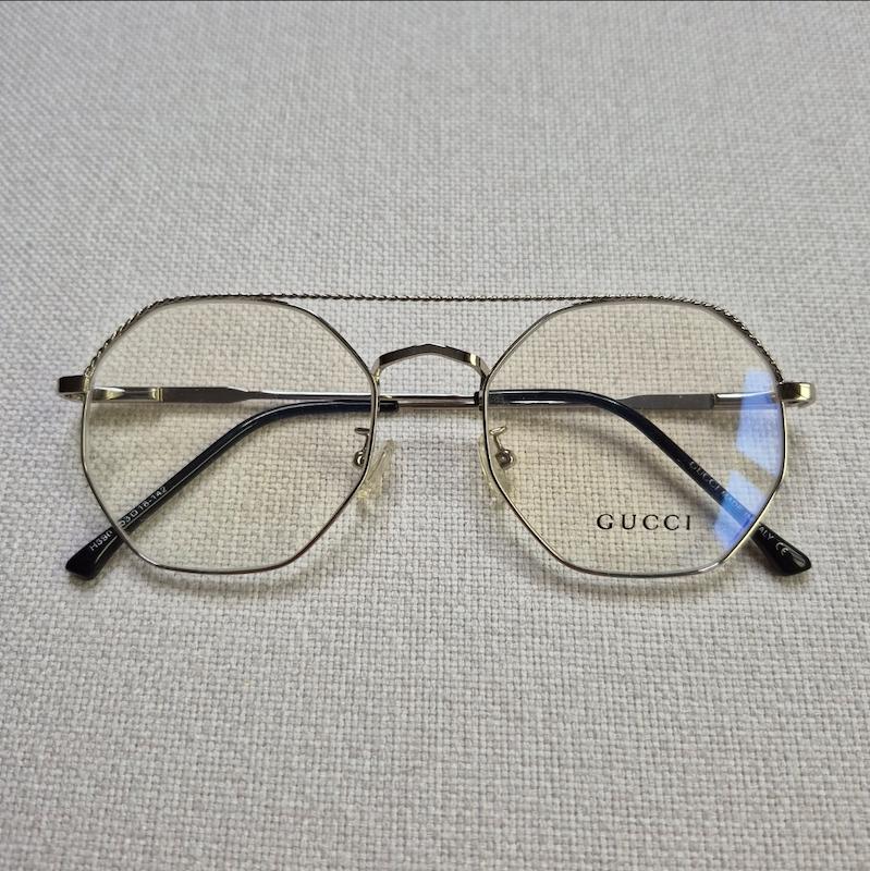 عینک شیشه‌ای ۵