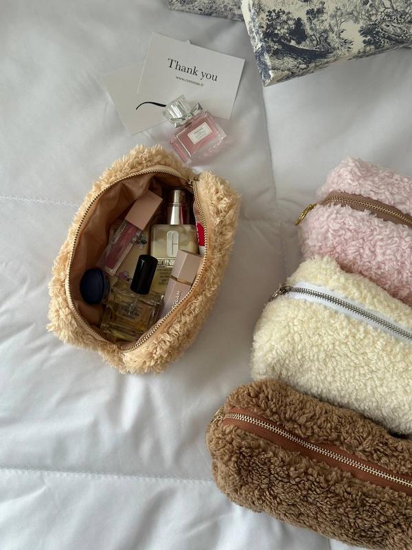 Cosmetic bag