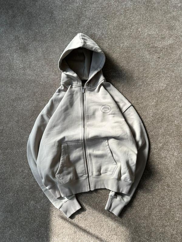 سوییشرت نسکافه ای Pegador