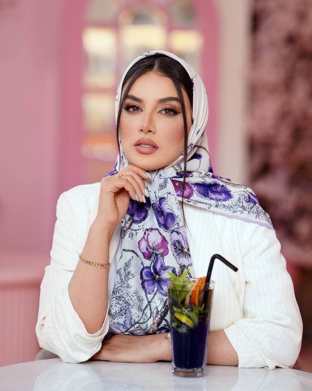 روسری نخ حریر گل درشت قواره ۱۲۰