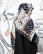 روسری مودال قواره ۱۴۰ طرح مونوگرام مشکی کرم