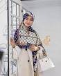روسری مودال قواره ۱۴۰ طرح مونوگرام بنفش شیری