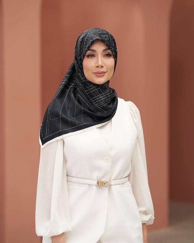 روسری تیویل خط قواره ۹۰ 